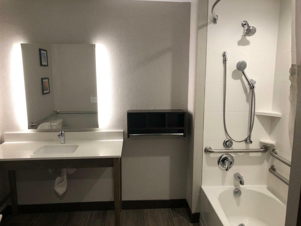 Comfort Suites Fort Lauderdale Airport & Cruise Port Дания-Бич Экстерьер фото